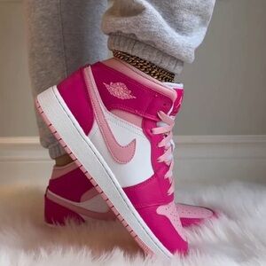 Air Jordan 1 Mid GS "Fierce Pink"